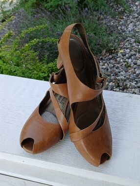 Tsubo Tan Dress Sandals